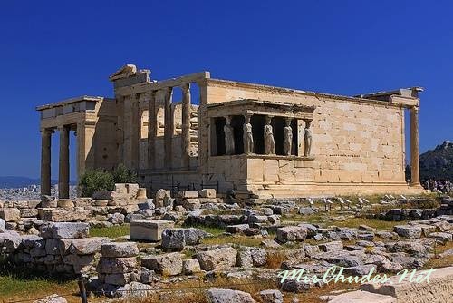 Эрехтейон — самый молодой храм Акрополя