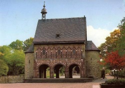 Бенедиктинский монастырь св. Петра в Лорше