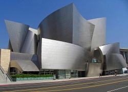 Концертный зал Уолта Диснея в Лос-Анджелесе.