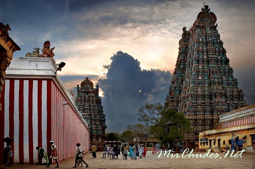 Храм богини Минакши — одной из жен бога Шивы (г. Мадурай, Индия).