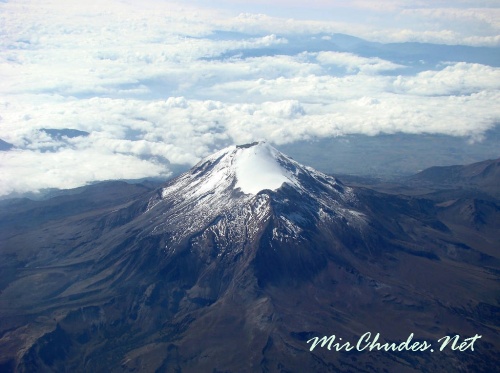 Число ледников на вершине Орисабы за последние тридцать лет сократилось с 14 до 9. Однако уснувший вулкан, как и столетия назад, продолжает служить путеводной звездой, отражая свет солнца и луны.