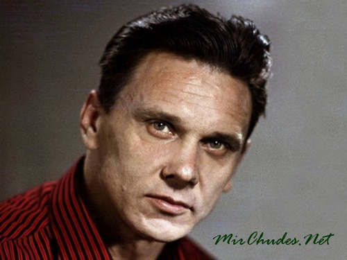 Георгий Юматов не просто играл роли настоящих офицеров, сильных и верных мужчин. Он и в жизни был таким: сильным, настоящим и верным. Георгий Юматов не просто играл роли настоящих офицеров, сильных и верных мужчин. Он и в жизни был таким: сильным, настоящим и верным.