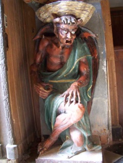 Статуя Асмодей — князь демонов и хранитель секретов и сокровищ