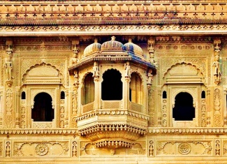 Балкон в форте Махешвар, Индия, XVI век