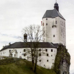 Замок Мариаштайн